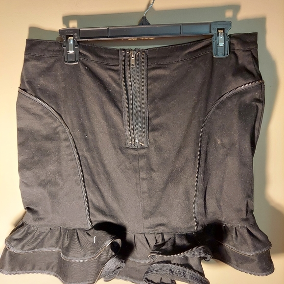 He'll Bunny Skirt - Picture 4 of 5